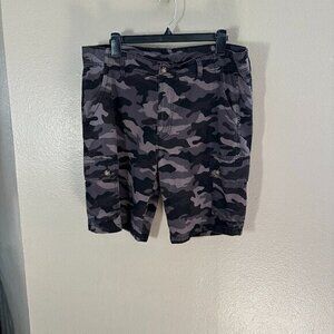 Highlands Original Men's Camo Cargo Shorts ‎  Size 36